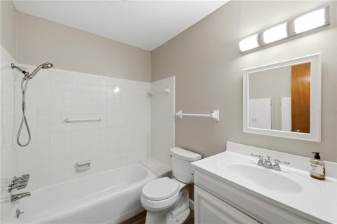 Villa ou maison à vendre à Venice, Floride: 2 chambres, 131.83 m2 № 2298379 - photo 20