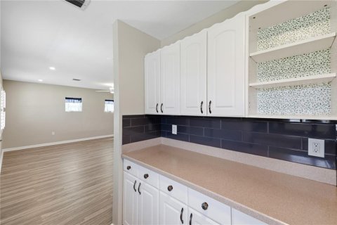 Villa ou maison à vendre à Venice, Floride: 2 chambres, 131.83 m2 № 2298379 - photo 12