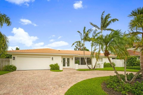 Villa ou maison à Lighthouse Point, Floride 3 chambres, 204.85 m2 № 2271997