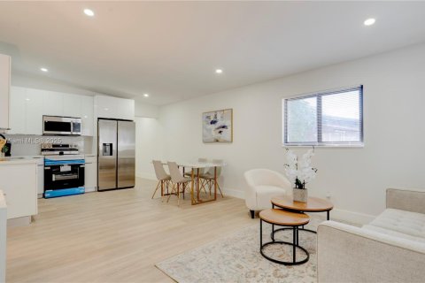 Casa en venta en Oakland Park, Florida, 4 dormitorios, 109.62 m2 № 1971027 - foto 4