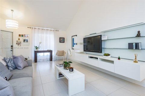 Купить таунхаус в Дирфилд-Бич, Флорида 3 спальни, 135.82м2, № 2048592 - фото 3