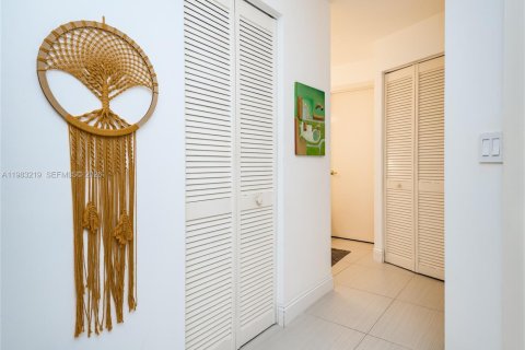 Купить таунхаус в Дирфилд-Бич, Флорида 3 спальни, 135.82м2, № 2048592 - фото 14