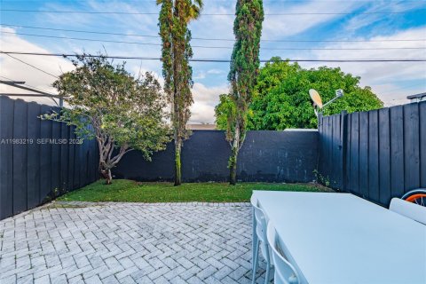 Купить таунхаус в Дирфилд-Бич, Флорида 3 спальни, 135.82м2, № 2048592 - фото 26