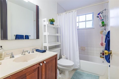 Купить таунхаус в Дирфилд-Бич, Флорида 3 спальни, 135.82м2, № 2048592 - фото 22