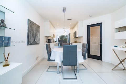 Купить таунхаус в Дирфилд-Бич, Флорида 3 спальни, 135.82м2, № 2048592 - фото 7