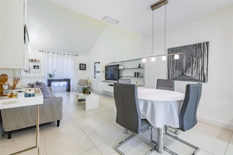 Купить таунхаус в Дирфилд-Бич, Флорида 3 спальни, 135.82м2, № 2048592 - фото 6