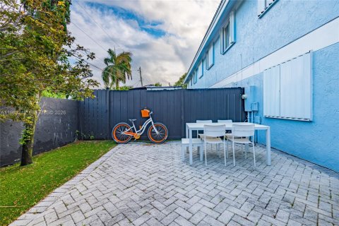 Купить таунхаус в Дирфилд-Бич, Флорида 3 спальни, 135.82м2, № 2048592 - фото 25