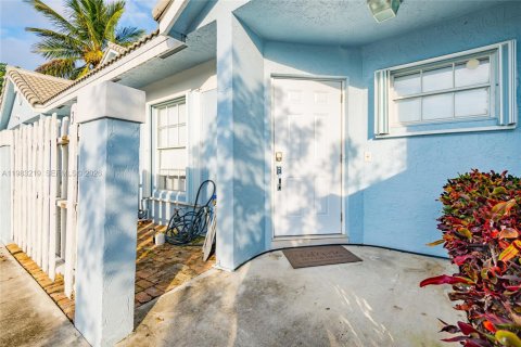 Купить таунхаус в Дирфилд-Бич, Флорида 3 спальни, 135.82м2, № 2048592 - фото 30