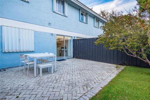 Купить таунхаус в Дирфилд-Бич, Флорида 3 спальни, 135.82м2, № 2048592 - фото 27