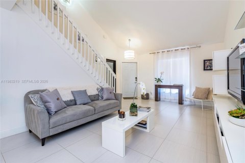 Купить таунхаус в Дирфилд-Бич, Флорида 3 спальни, 135.82м2, № 2048592 - фото 5