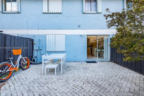 Купить таунхаус в Дирфилд-Бич, Флорида 3 спальни, 135.82м2, № 2048592 - фото 28