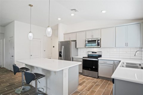 House in TIVOLI RESERVE in Davenport, Florida 4 bedrooms, 161.28 sq.m. № 1856224 - photo 9