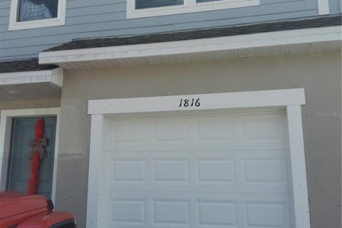 Townhouse in Davenport, Florida 3 bedrooms, 120.77 sq.m. № 2364052