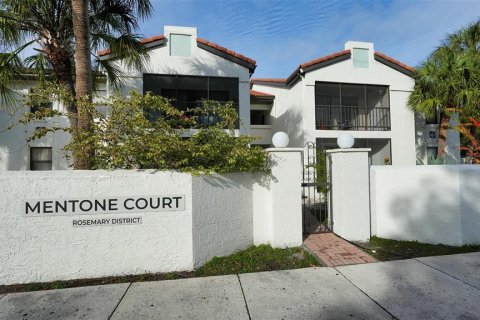 Condominio en venta en Sarasota, Florida, 2 dormitorios, 72.84 m2 № 1841691 - foto 2