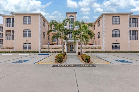 Condo in Venice, Florida, 3 bedrooms № 2199458 - photo 2