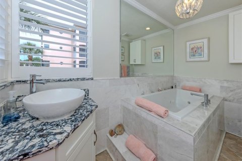 Condo in Venice, Florida, 3 bedrooms № 2199458 - photo 20