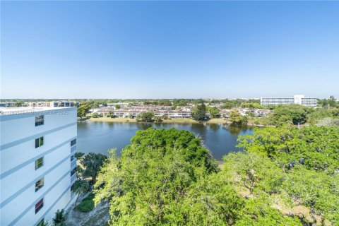 Condominio en venta en Lauderhill, Florida, 2 dormitorios, 114.27 m2 № 1958937 - foto 22