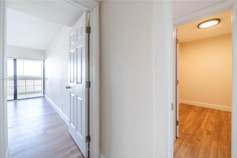 Condominio en venta en Lauderhill, Florida, 2 dormitorios, 114.27 m2 № 1958937 - foto 16