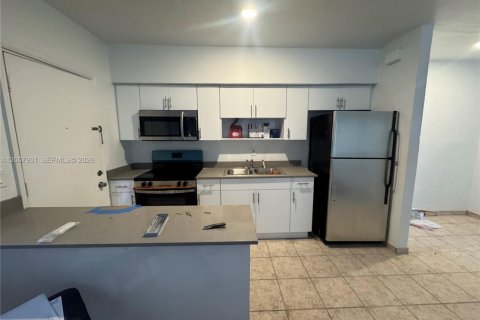 Apartment in Miami Beach, Florida 1 bedroom, 1024.9 sq.m. № 2243476