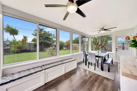 House in Hollywood, Florida 3 bedrooms, 137.31 sq.m. № 1891163 - photo 13