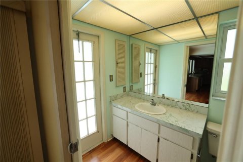 House in Port Richey, Florida 3 bedrooms, 181.44 sq.m. № 1879795 - photo 20