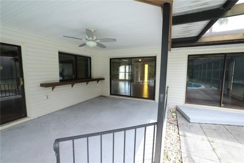 House in Port Richey, Florida 3 bedrooms, 181.44 sq.m. № 1879795 - photo 30