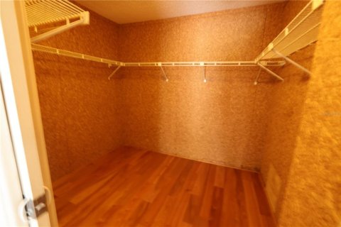 House in Port Richey, Florida 3 bedrooms, 181.44 sq.m. № 1879795 - photo 23