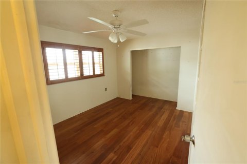 House in Port Richey, Florida 3 bedrooms, 181.44 sq.m. № 1879795 - photo 18