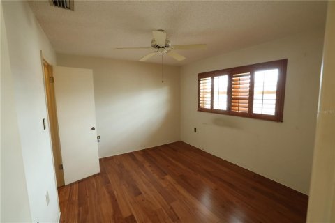 House in Port Richey, Florida 3 bedrooms, 181.44 sq.m. № 1879795 - photo 13