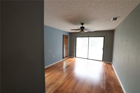 House in Port Richey, Florida 3 bedrooms, 181.44 sq.m. № 1879795 - photo 10