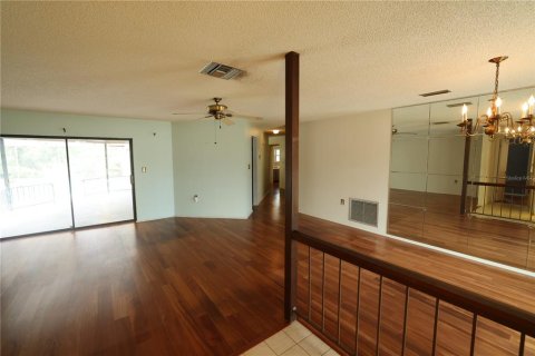 House in Port Richey, Florida 3 bedrooms, 181.44 sq.m. № 1879795 - photo 5