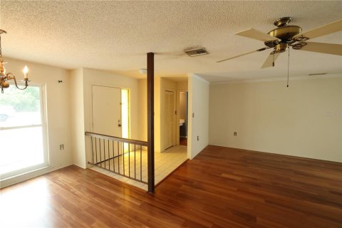 House in Port Richey, Florida 3 bedrooms, 181.44 sq.m. № 1879795 - photo 6