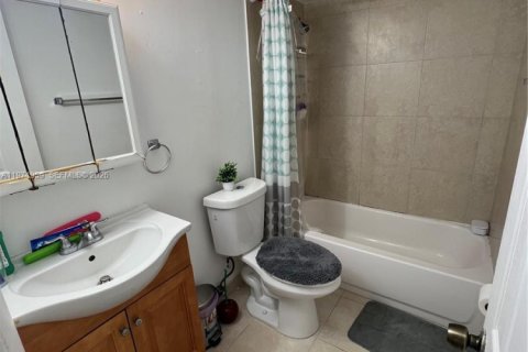 Купить кондоминиум в Майами, Флорида 3 спальни, 149.57м2, № 2034093 - фото 16