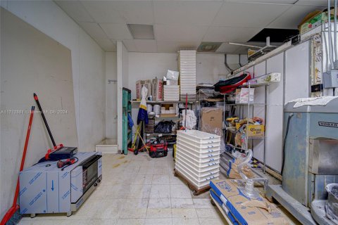 Commercial property in North Miami Beach, Florida № 1464852 - photo 13