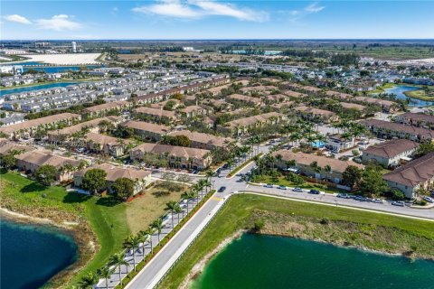 Купить таунхаус в Хомстед, Флорида 3 спальни, 160.91м2, № 2040395 - фото 22