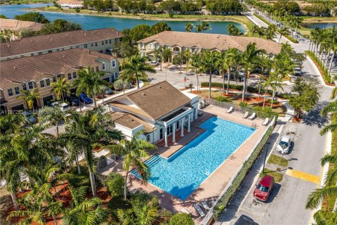 Купить таунхаус в Хомстед, Флорида 3 спальни, 160.91м2, № 2040395 - фото 3