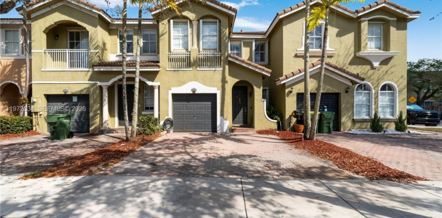 Таунхаус в Хомстед, Флорида 3 спальни, 160.91м2 № 2040395