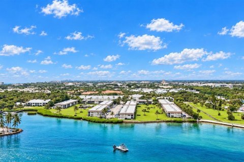 Copropriété à vendre à Jupiter, Floride: 2 chambres, 98.76 m2 № 2415779 - photo 2