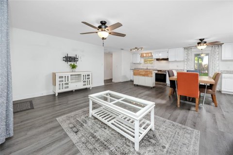 Casa en venta en Pinellas Park, Florida, 3 dormitorios, 104.52 m2 № 1884804 - foto 13