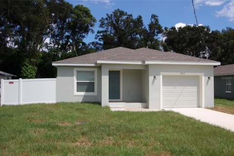House in Lakeland, Florida 3 bedrooms, 122.82 sq.m. № 1906953 - photo 1