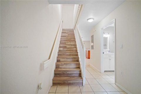 Townhouse in Miramar, Florida 3 bedrooms, 117.99 sq.m. № 2247886 - photo 6
