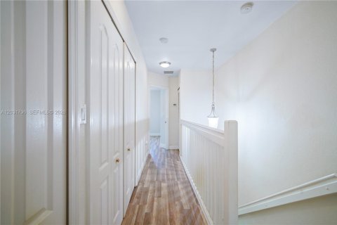 Townhouse in Miramar, Florida 3 bedrooms, 117.99 sq.m. № 2247886 - photo 20