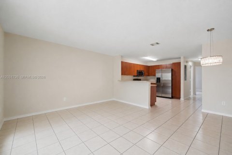 Townhouse in Miramar, Florida 3 bedrooms, 117.99 sq.m. № 2247886