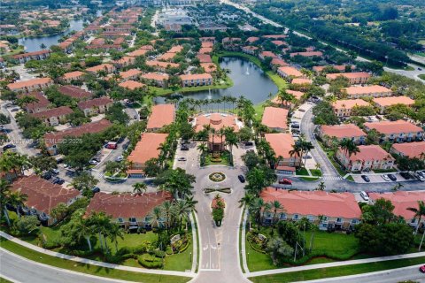 Townhouse in Miramar, Florida 3 bedrooms, 117.99 sq.m. № 2247886 - photo 4