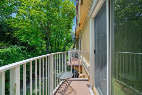 Townhouse in Miramar, Florida 3 bedrooms, 117.99 sq.m. № 2247886 - photo 19