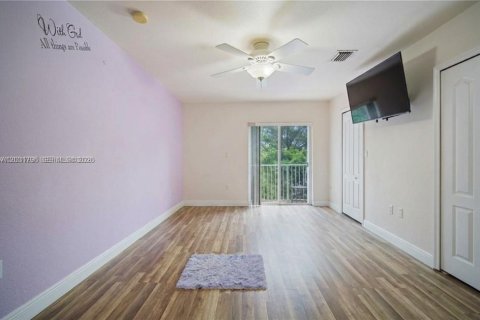 Townhouse in Miramar, Florida 3 bedrooms, 117.99 sq.m. № 2247886 - photo 16