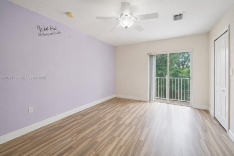 Townhouse in Miramar, Florida 3 bedrooms, 117.99 sq.m. № 2247886 - photo 14