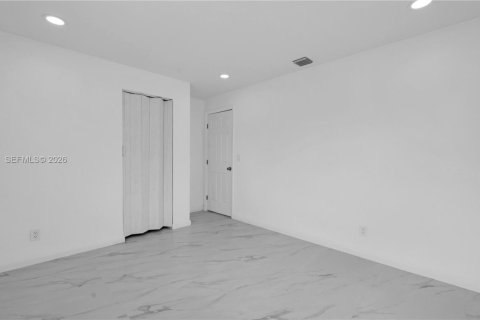 Casa en alquiler en Dania Beach, Florida, 3 dormitorios, 98.01 m2 № 2054772 - foto 16