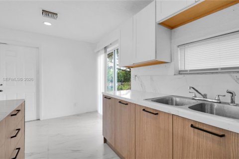 Casa en alquiler en Dania Beach, Florida, 3 dormitorios, 98.01 m2 № 2054772 - foto 7