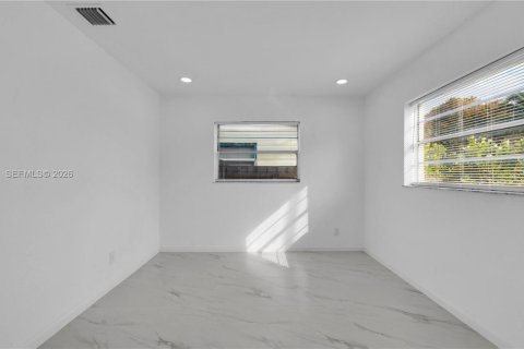 Casa en alquiler en Dania Beach, Florida, 3 dormitorios, 98.01 m2 № 2054772 - foto 19